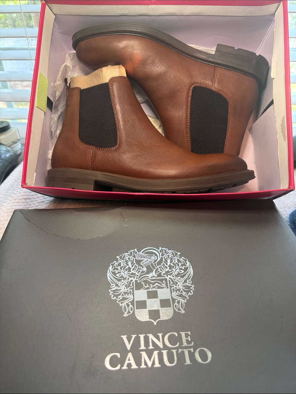 NIB Vince Camuto Huntsley Brown Chelsea Boots